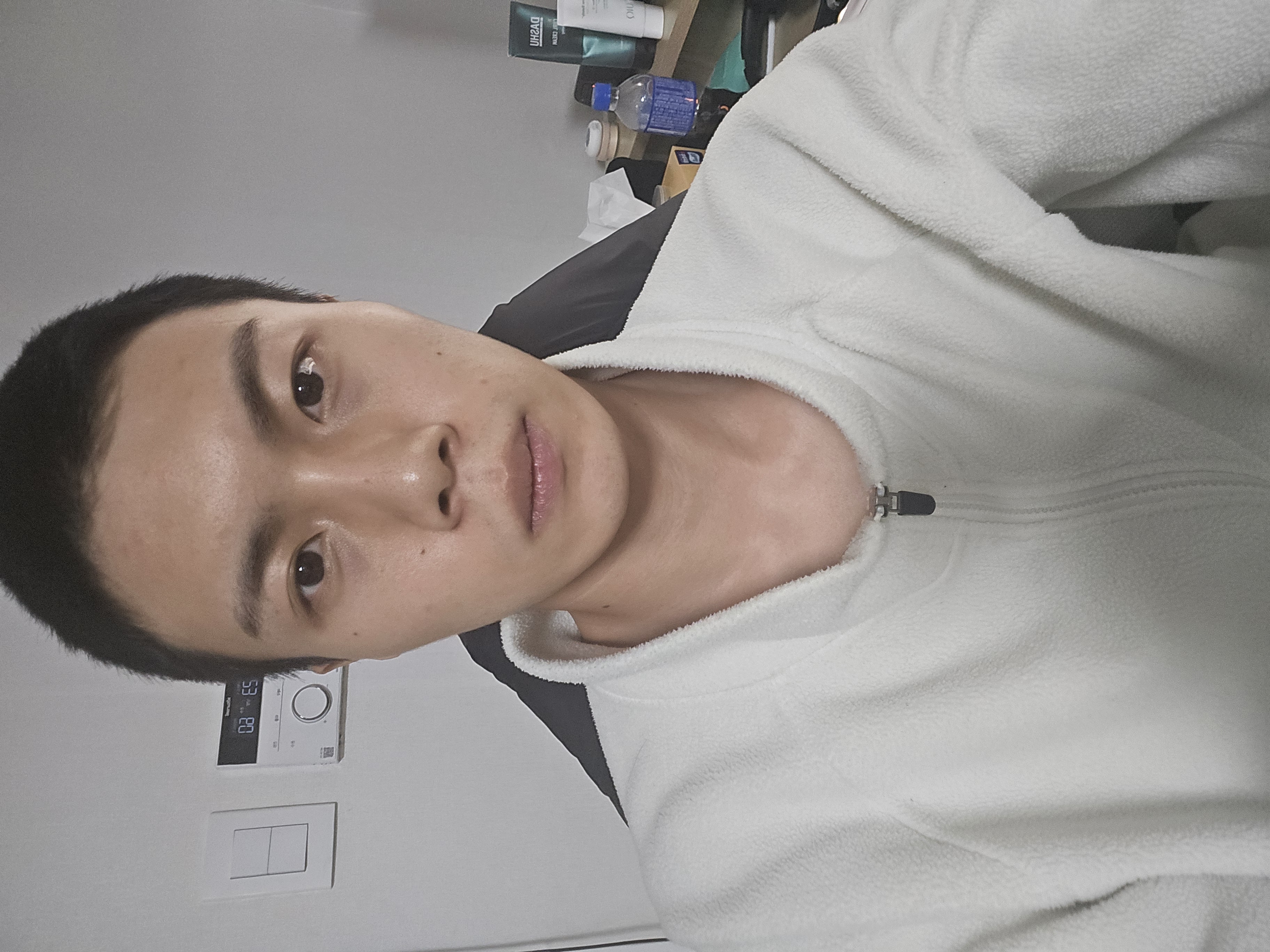 구솔찬 님의 리얼모델 신청입니다. 접수일 2025-01-22 18:51:19 