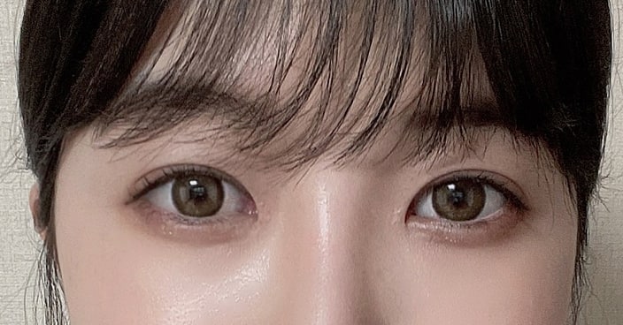 눈 예쁘다는 소리 자주 듣습니다 ㅎㅎ